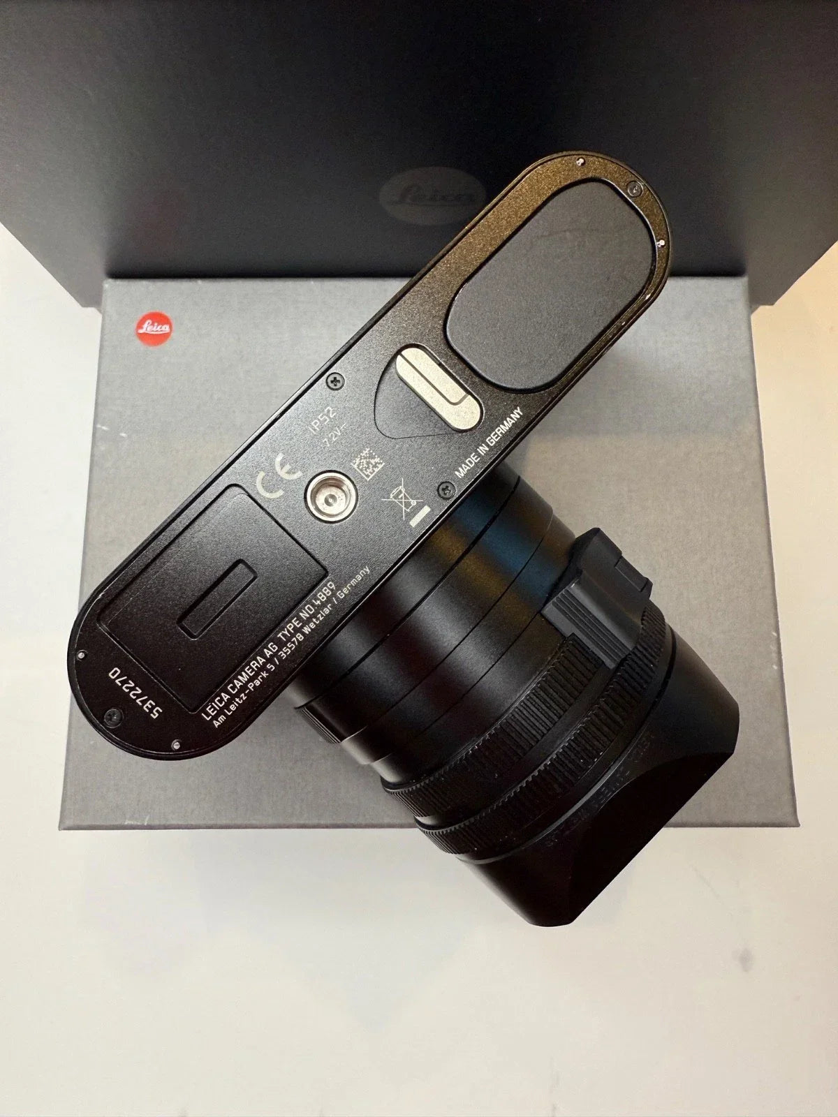Leica Q2 47.3 MP Digital Camera – Full Set | Only 119 Shutter Count