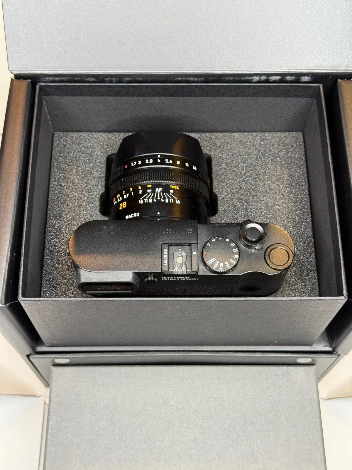 Leica Q2 47.3 MP Digital Camera – Full Set | Only 119 Shutter Count