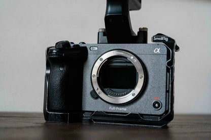 Sony FX3 Full-Frame Cinema Camera + External Monitor – Like New (Only 109 Shutter Count)